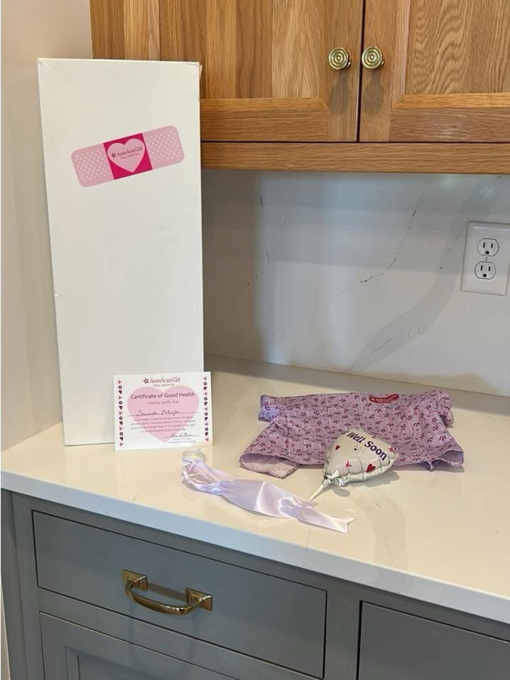 2007 American Girl Lavender Get Well Outfit with Balloon